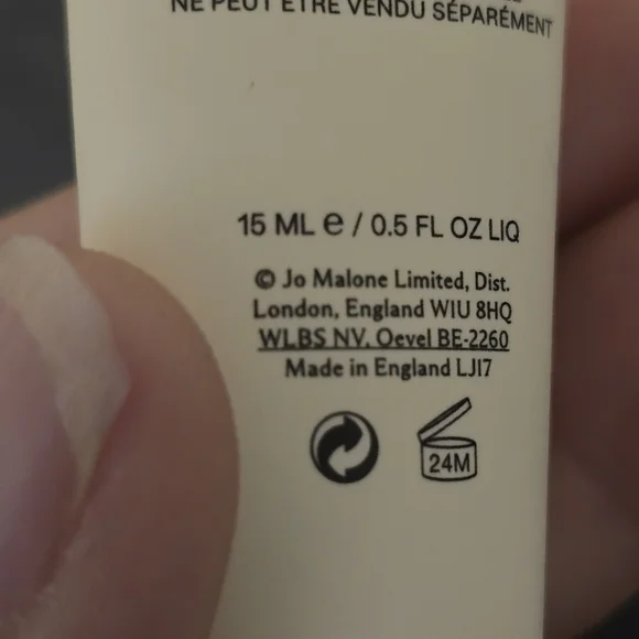 Jo Malone Blackberry & Bay Set- Cologne 1.5ml (Vial) And Body Lotion 15ml - Picture 5 of 6